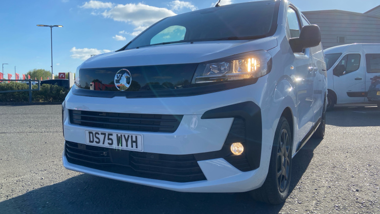 Vauxhall Vivaro L2 Diesel 1.5 Turbo D 120 Pro H1 Van